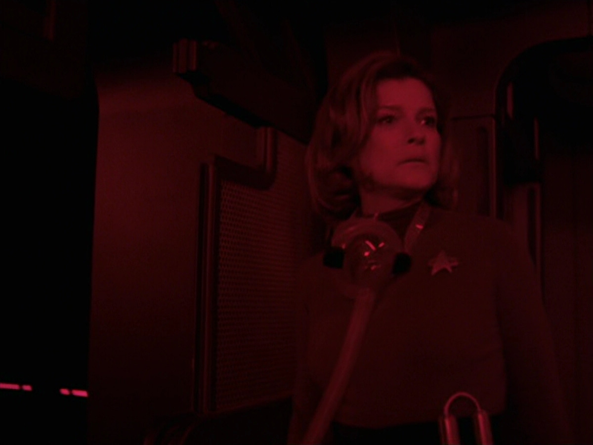 extant_StarTrek_VOY_6x25-TheHauntingOfDeckTwelve_03301.jpg