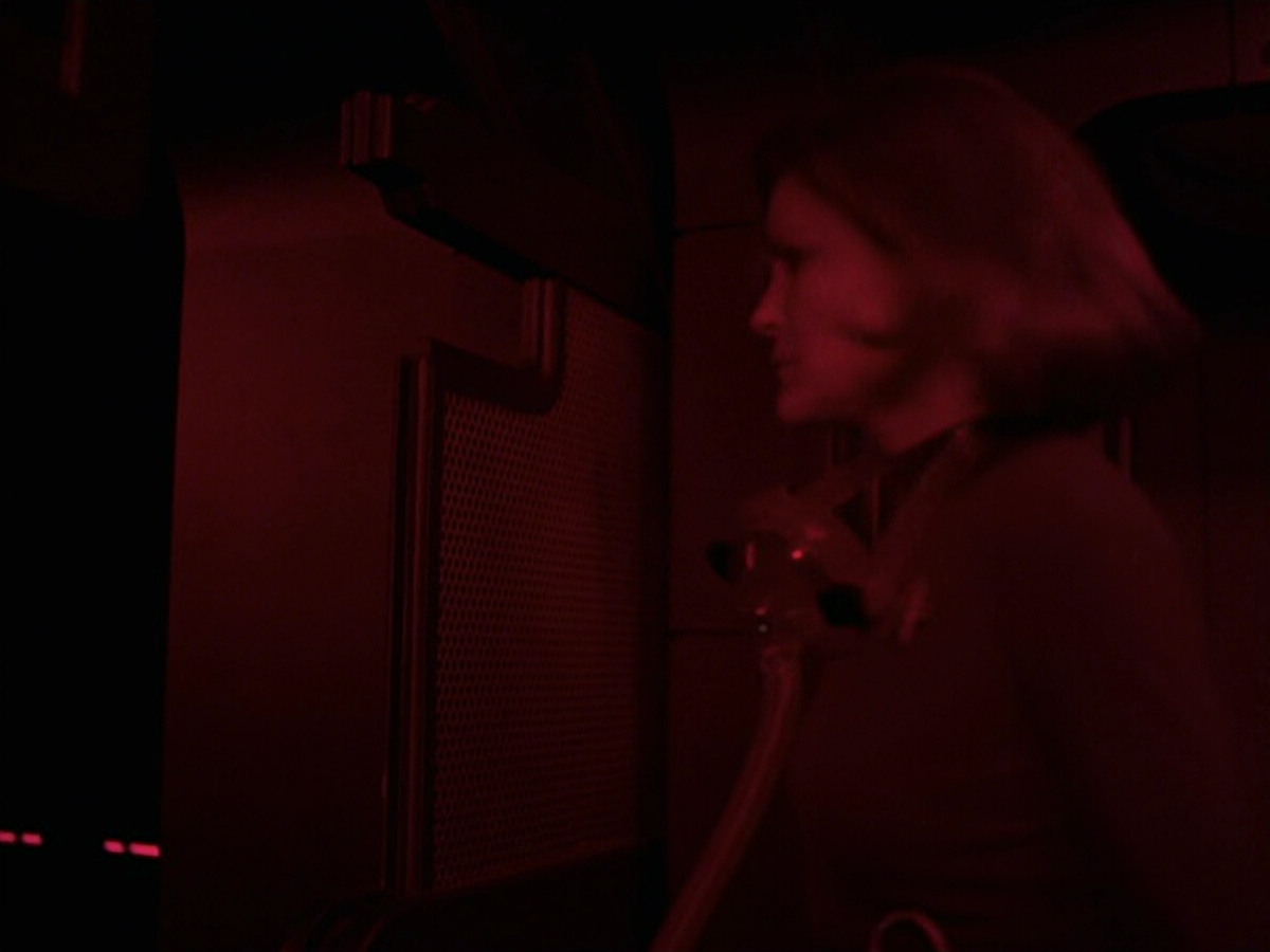 extant_StarTrek_VOY_6x25-TheHauntingOfDeckTwelve_03304.jpg