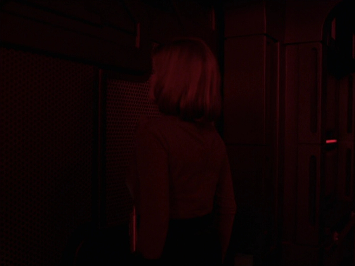 extant_StarTrek_VOY_6x25-TheHauntingOfDeckTwelve_03306.jpg