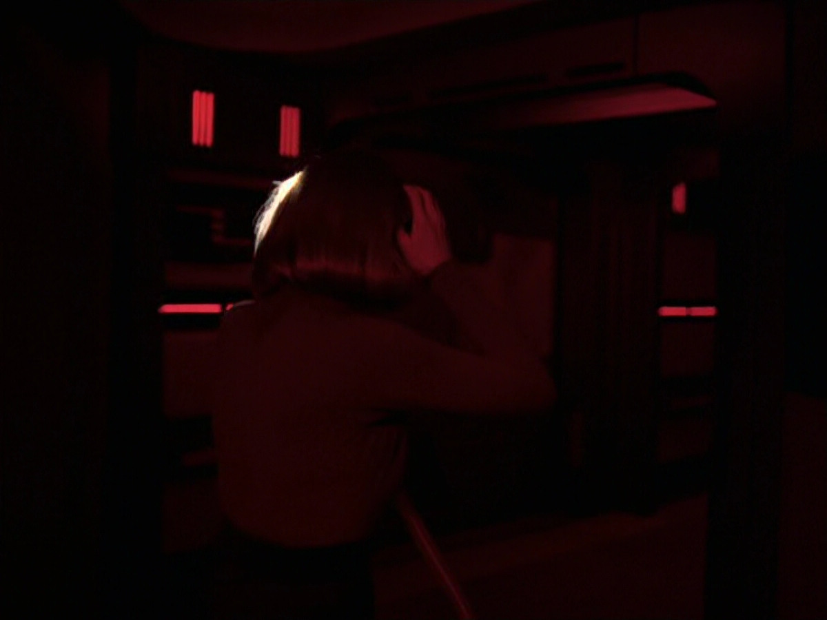 extant_StarTrek_VOY_6x25-TheHauntingOfDeckTwelve_03320.jpg
