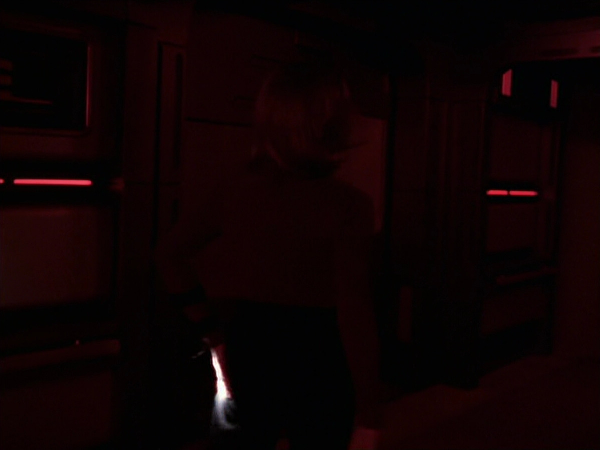 extant_StarTrek_VOY_6x25-TheHauntingOfDeckTwelve_03323.jpg