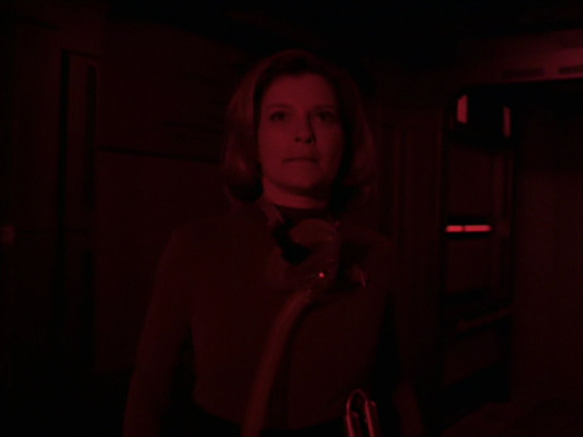 extant_StarTrek_VOY_6x25-TheHauntingOfDeckTwelve_03327.jpg