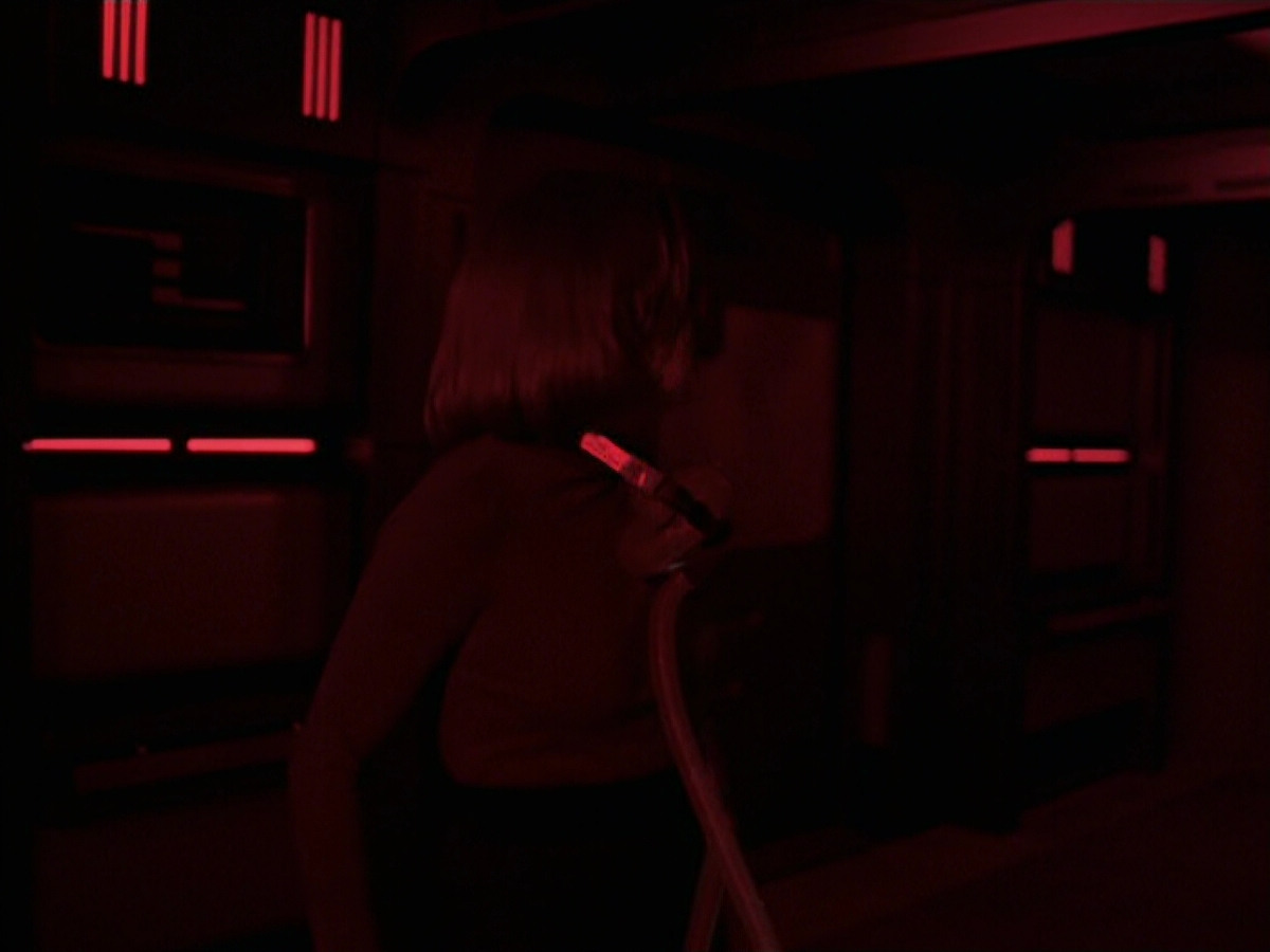 extant_StarTrek_VOY_6x25-TheHauntingOfDeckTwelve_03333.jpg