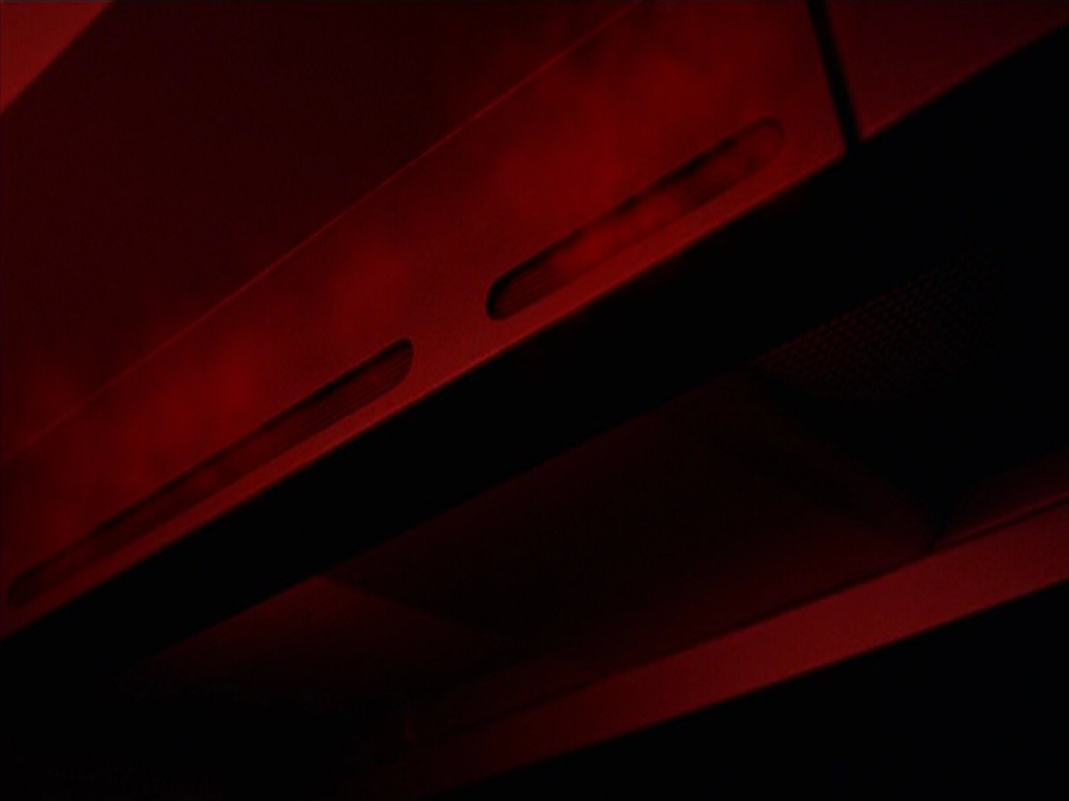 extant_StarTrek_VOY_6x25-TheHauntingOfDeckTwelve_03355.jpg