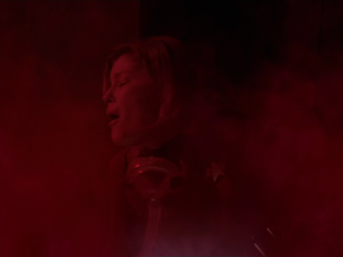 extant_StarTrek_VOY_6x25-TheHauntingOfDeckTwelve_03413.jpg