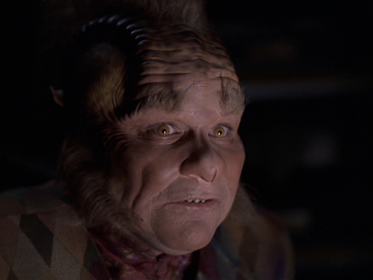 extant_StarTrek_VOY_6x25-TheHauntingOfDeckTwelve_03417.jpg
