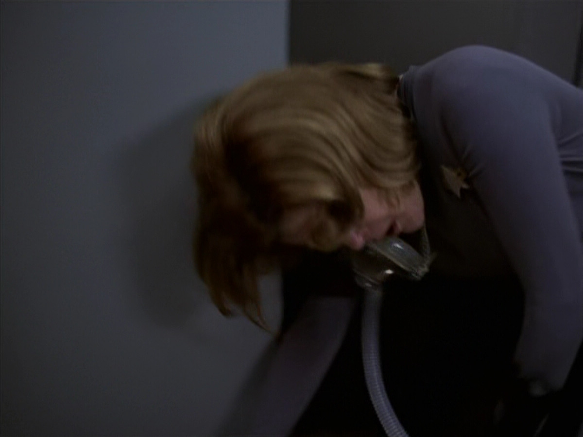 extant_StarTrek_VOY_6x25-TheHauntingOfDeckTwelve_03435.jpg