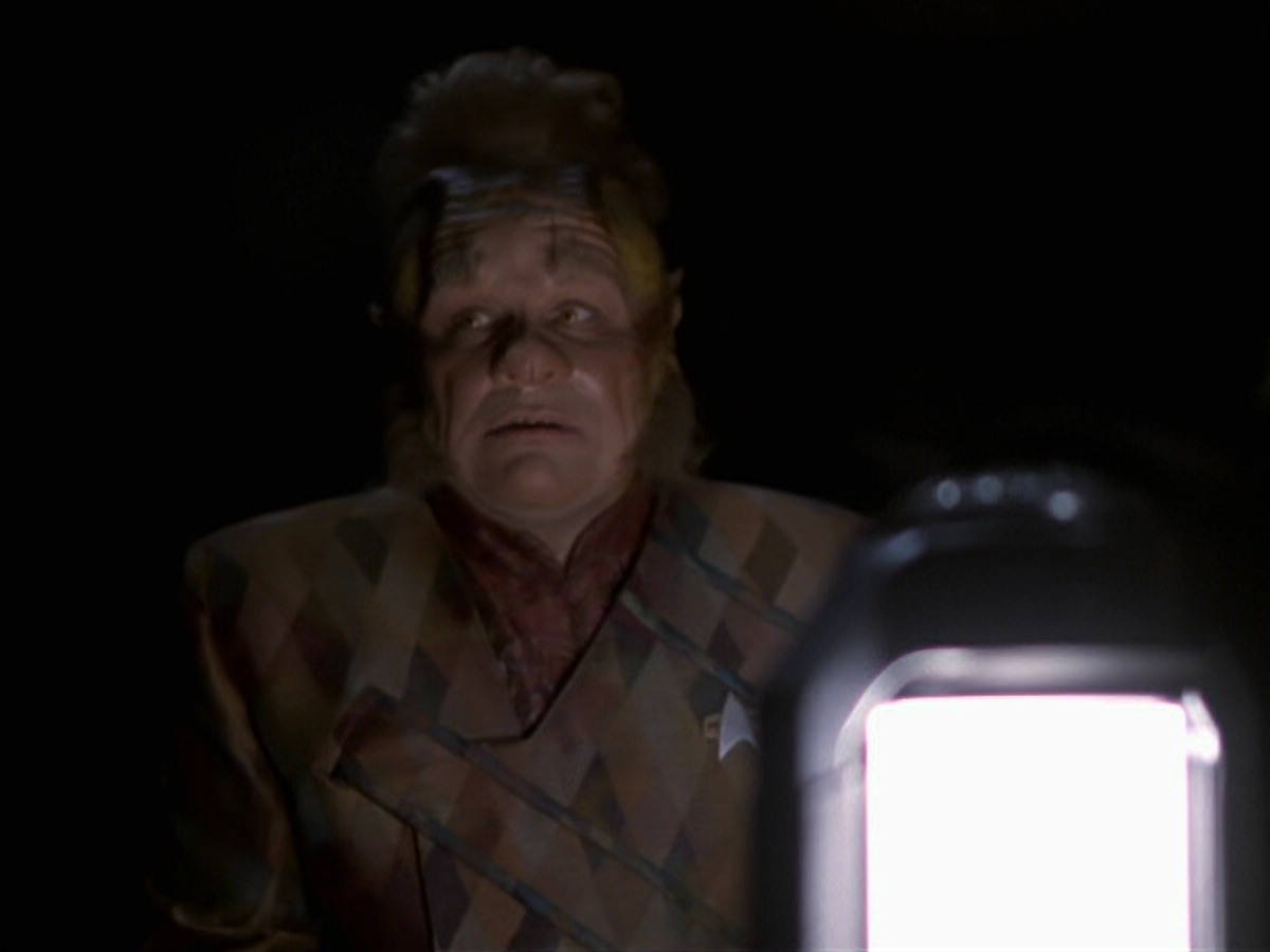 extant_StarTrek_VOY_6x25-TheHauntingOfDeckTwelve_03452.jpg