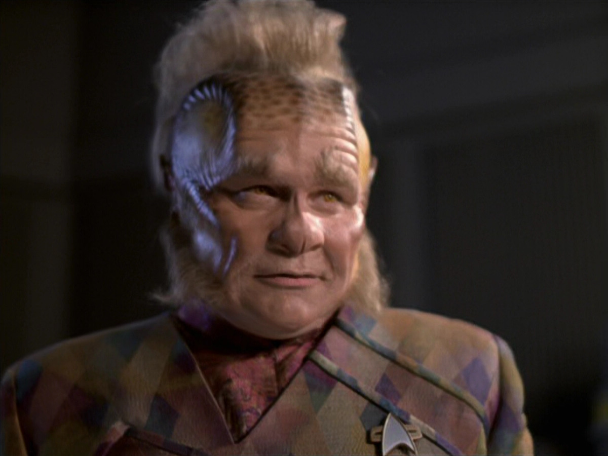 extant_StarTrek_VOY_6x25-TheHauntingOfDeckTwelve_03516.jpg