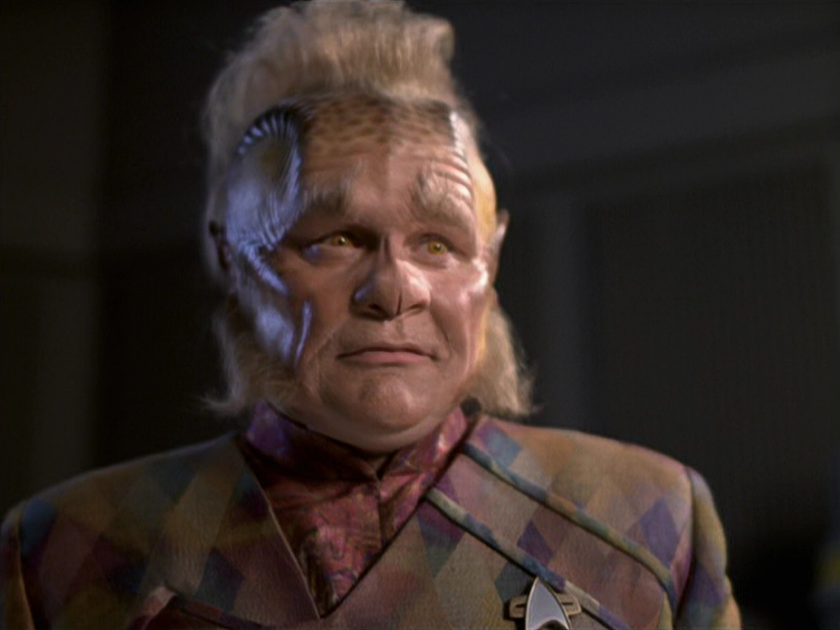 extant_StarTrek_VOY_6x25-TheHauntingOfDeckTwelve_03518.jpg
