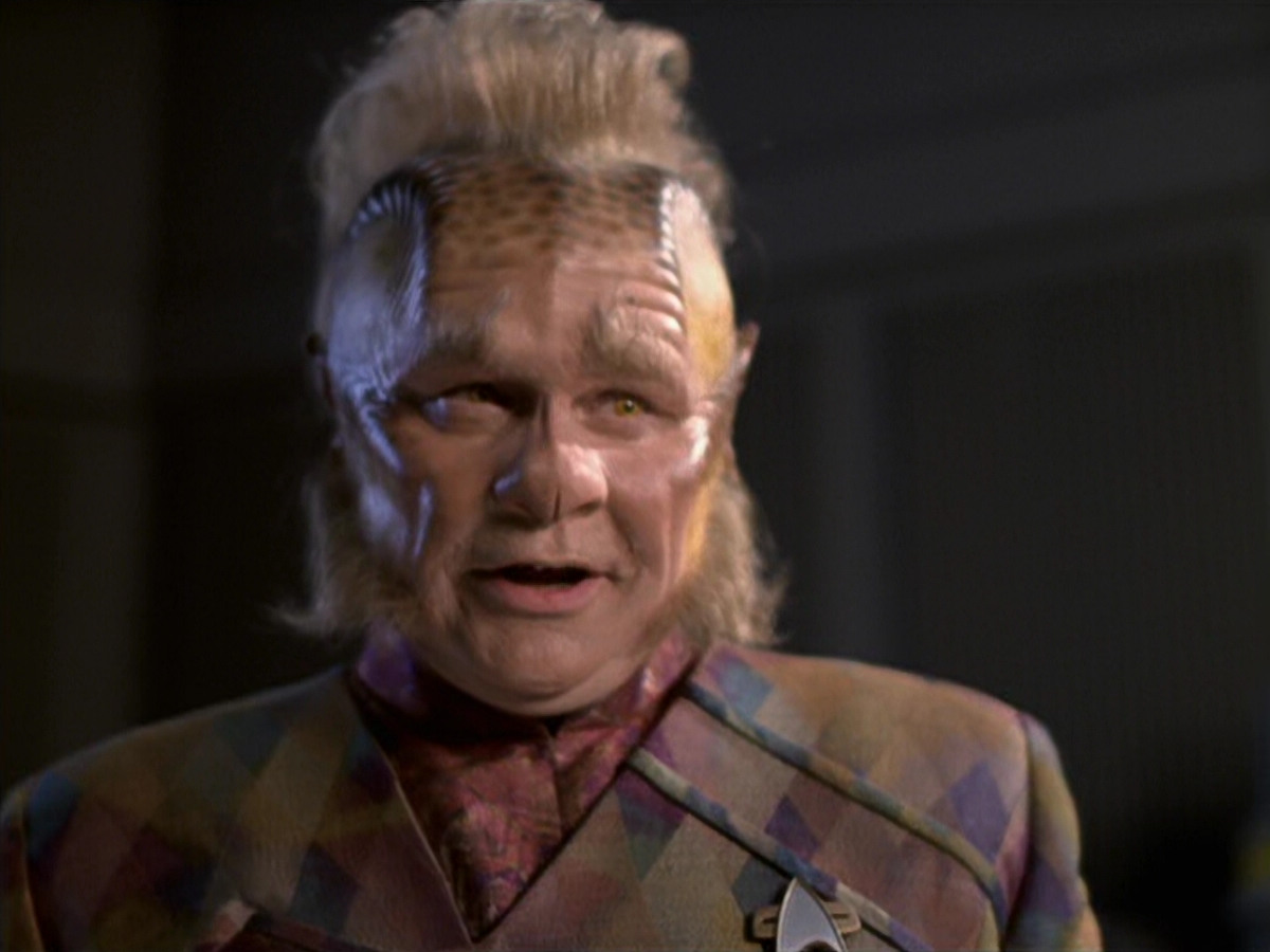 extant_StarTrek_VOY_6x25-TheHauntingOfDeckTwelve_03521.jpg
