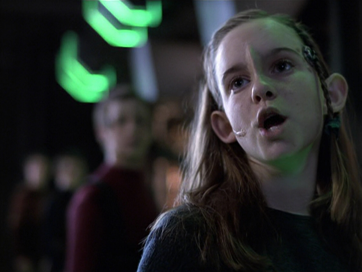 extant_StarTrek_VOY_6x25-TheHauntingOfDeckTwelve_03523.jpg