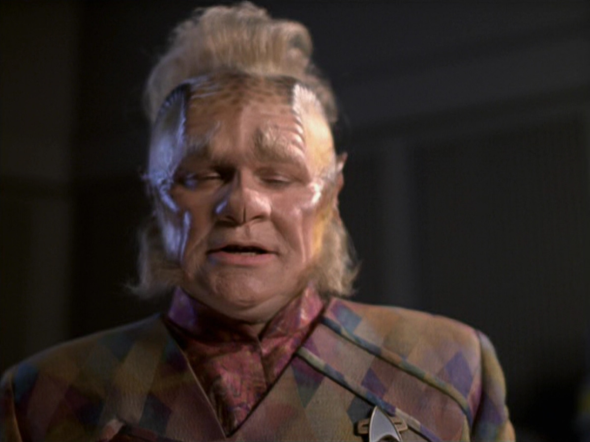 extant_StarTrek_VOY_6x25-TheHauntingOfDeckTwelve_03535.jpg