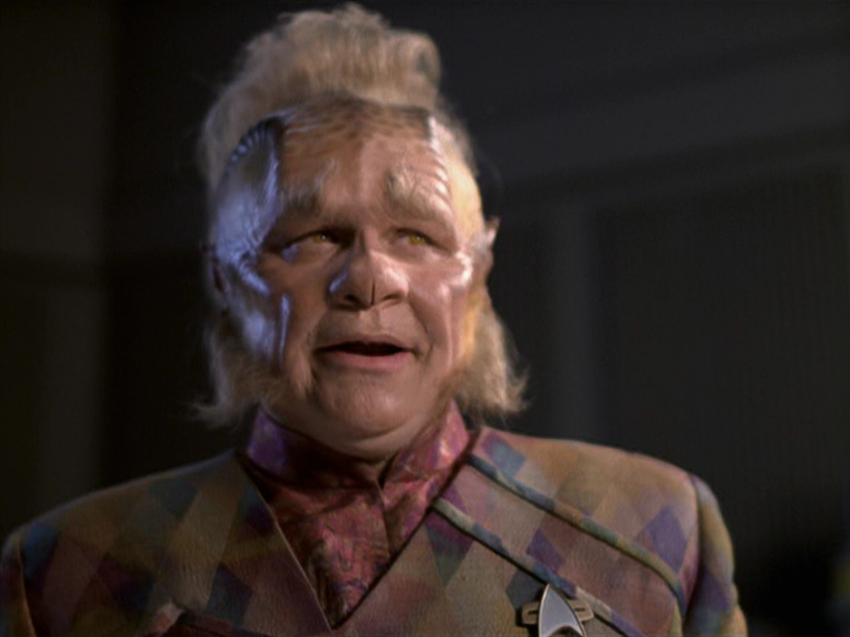 extant_StarTrek_VOY_6x25-TheHauntingOfDeckTwelve_03537.jpg