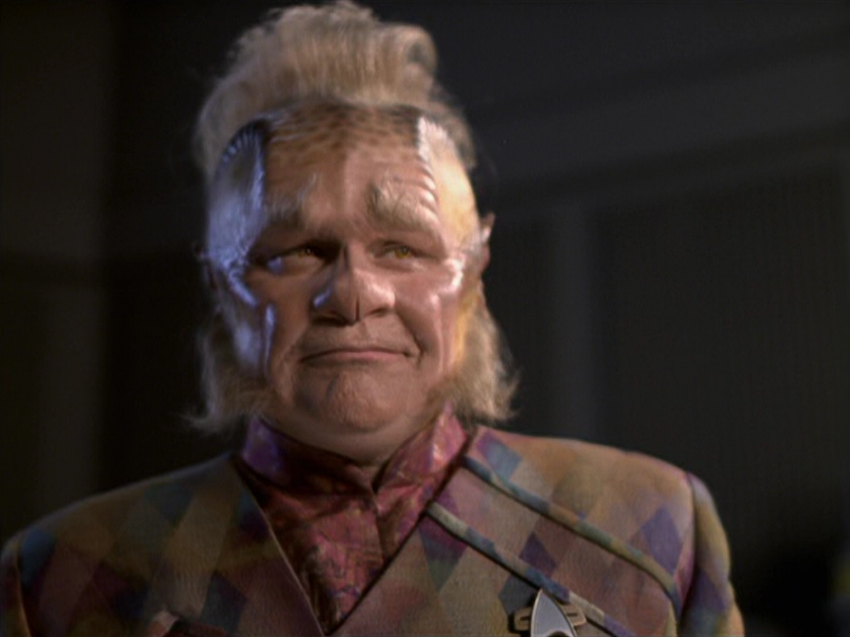 extant_StarTrek_VOY_6x25-TheHauntingOfDeckTwelve_03540.jpg