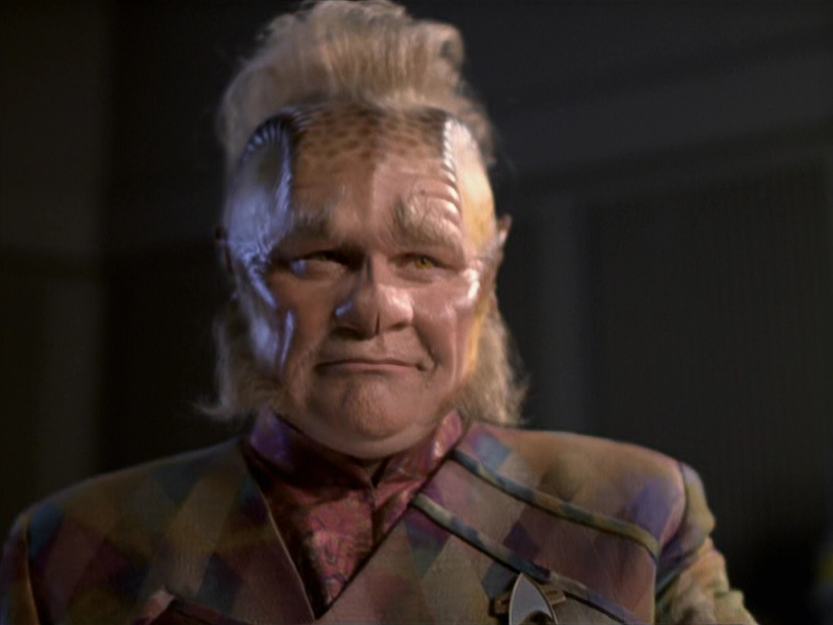 extant_StarTrek_VOY_6x25-TheHauntingOfDeckTwelve_03542.jpg