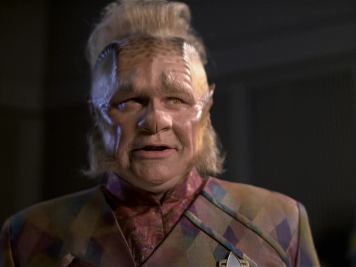 extant_StarTrek_VOY_6x25-TheHauntingOfDeckTwelve_03543.jpg