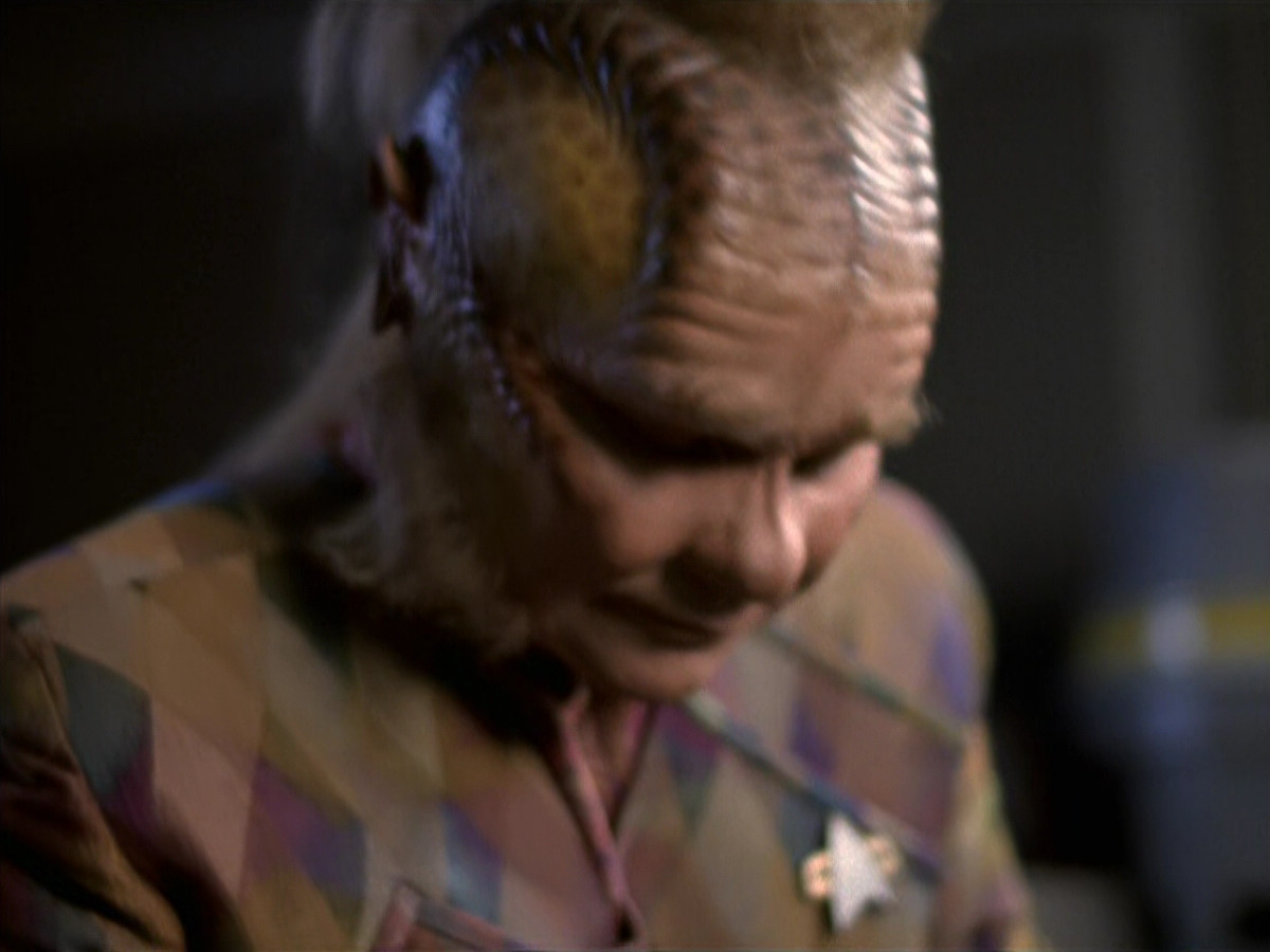 extant_StarTrek_VOY_6x25-TheHauntingOfDeckTwelve_03554.jpg