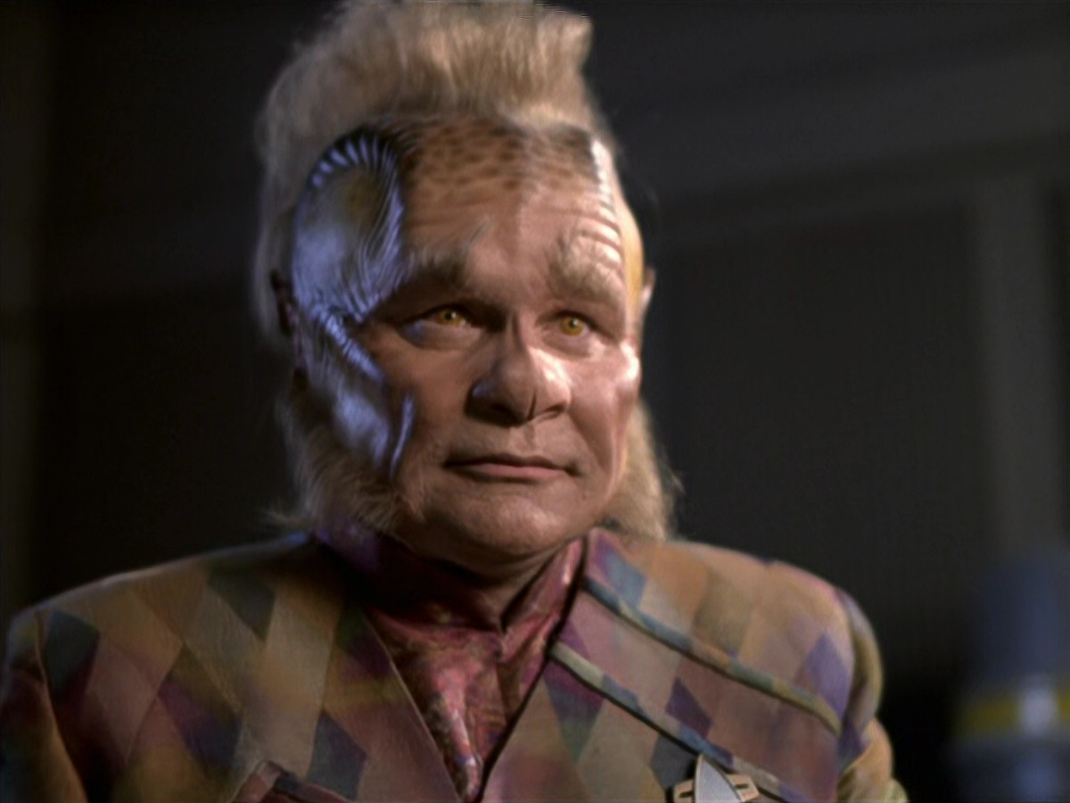 extant_StarTrek_VOY_6x25-TheHauntingOfDeckTwelve_03555.jpg