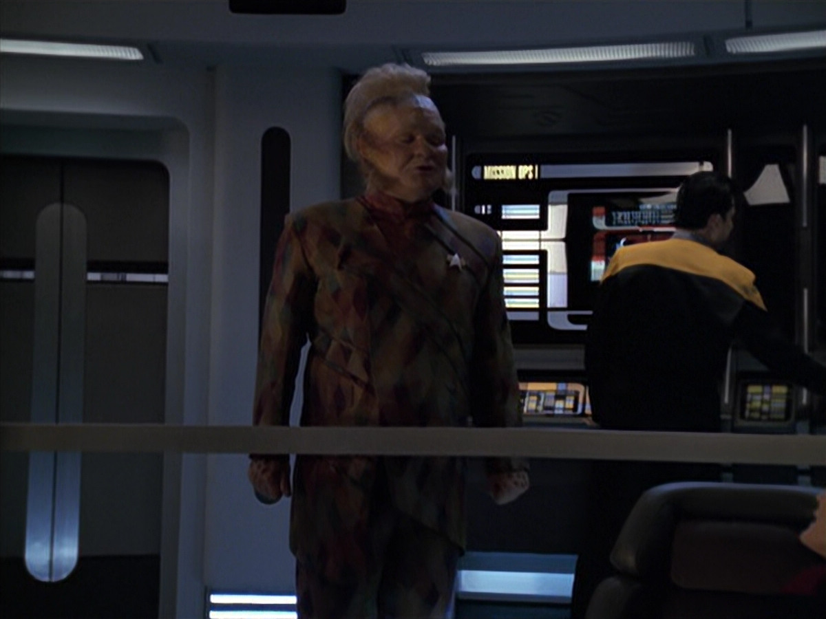 extant_StarTrek_VOY_6x25-TheHauntingOfDeckTwelve_03588.jpg