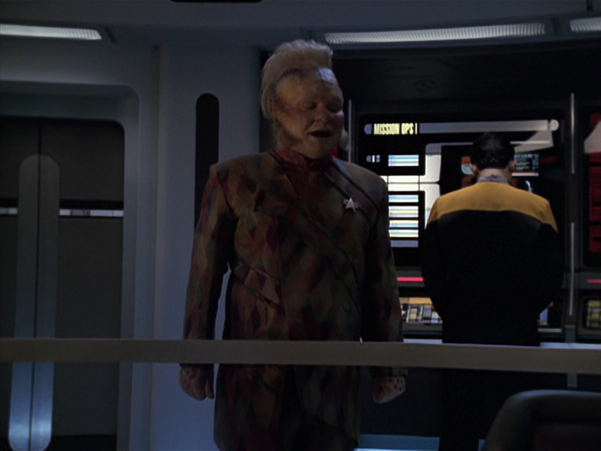 extant_StarTrek_VOY_6x25-TheHauntingOfDeckTwelve_03589.jpg