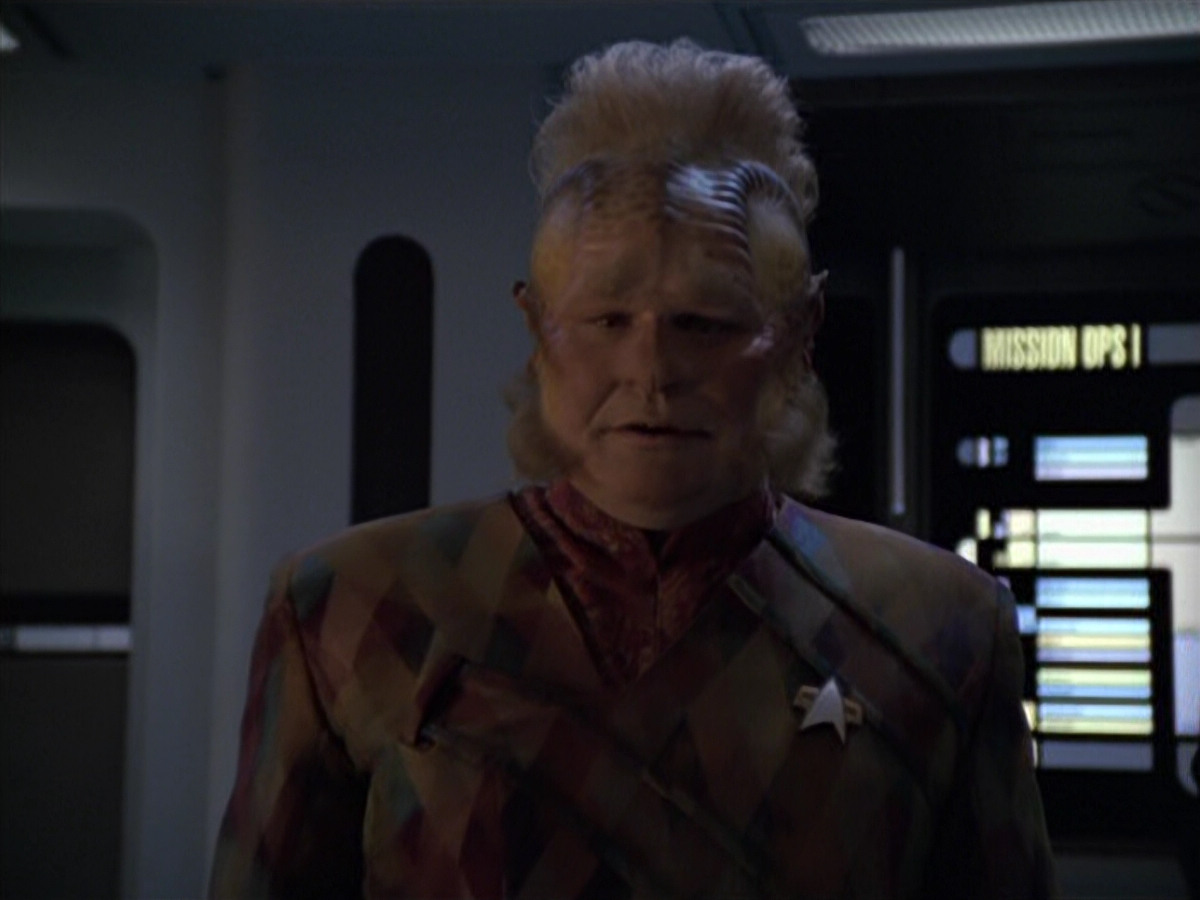 extant_StarTrek_VOY_6x25-TheHauntingOfDeckTwelve_03598.jpg