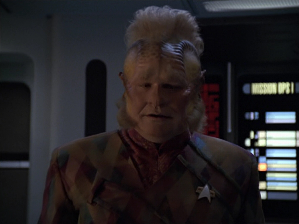 extant_StarTrek_VOY_6x25-TheHauntingOfDeckTwelve_03599.jpg