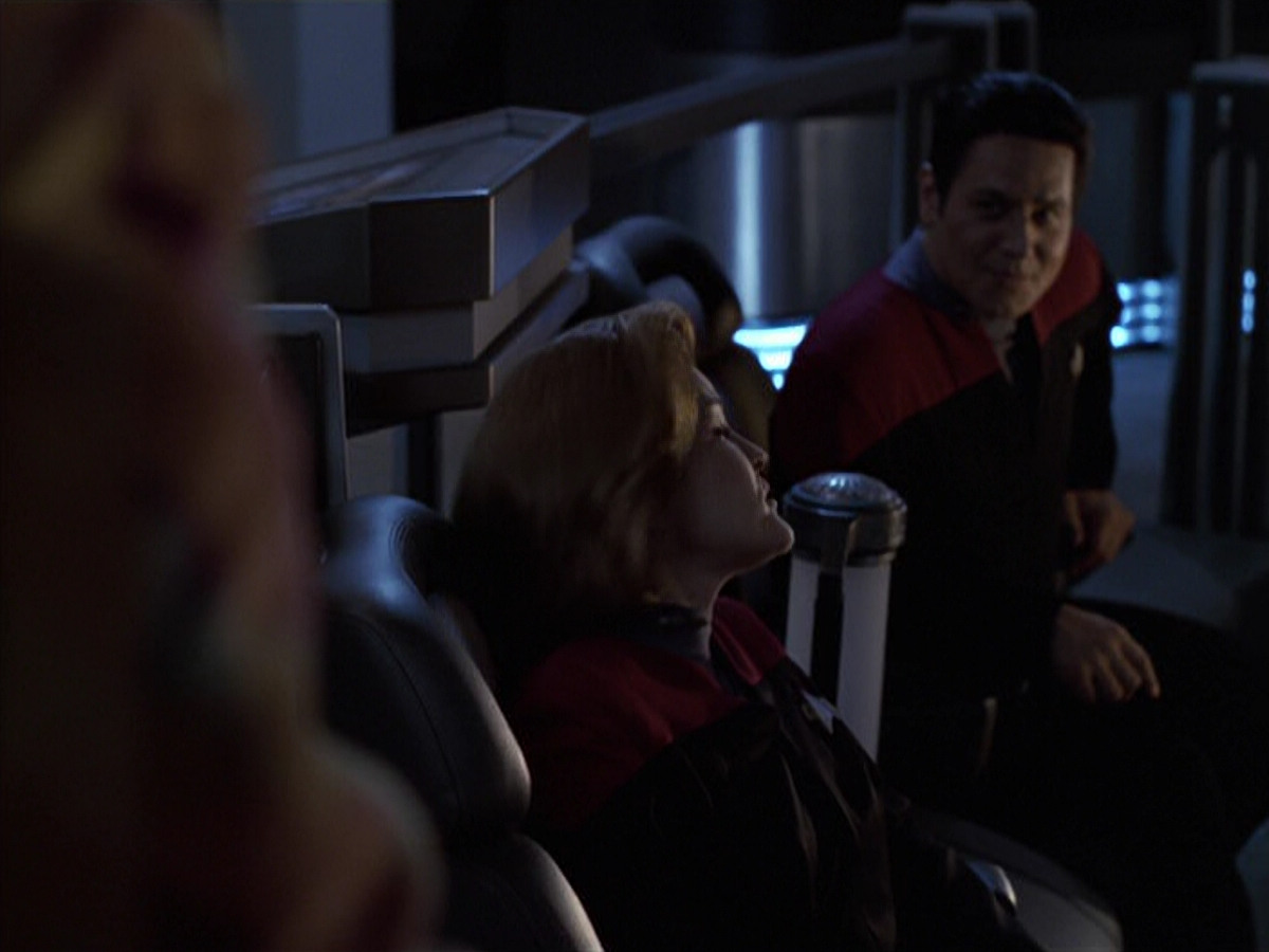 extant_StarTrek_VOY_6x25-TheHauntingOfDeckTwelve_03612.jpg