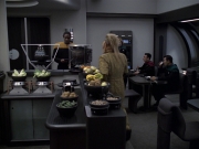 extant_StarTrek_VOY_6x25-TheHauntingOfDeckTwelve_00650.jpg