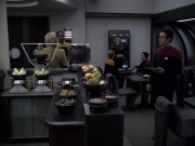 extant_StarTrek_VOY_6x25-TheHauntingOfDeckTwelve_00652.jpg