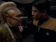 extant_StarTrek_VOY_6x25-TheHauntingOfDeckTwelve_01680.jpg