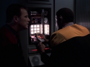 extant_StarTrek_VOY_6x25-TheHauntingOfDeckTwelve_01729.jpg
