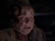 extant_StarTrek_VOY_6x25-TheHauntingOfDeckTwelve_02229.jpg