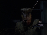 extant_StarTrek_VOY_6x25-TheHauntingOfDeckTwelve_02439.jpg