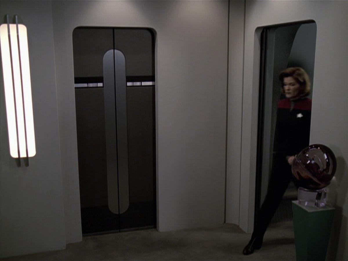 extant_StarTrek_VOY_6x26-UnimatrixZeroPart1_02137.jpg