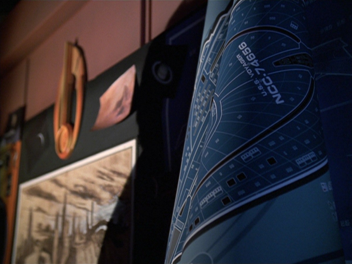 extant_StarTrek_VOY_7x04-Repression_0006.jpg
