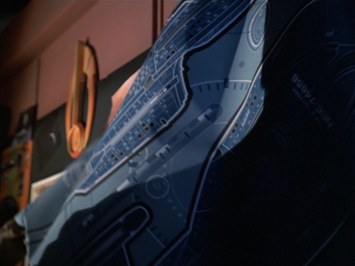 extant_StarTrek_VOY_7x04-Repression_0008.jpg