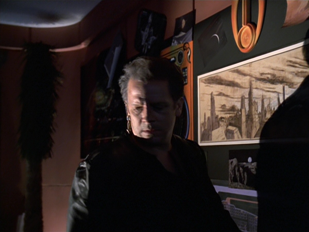 extant_StarTrek_VOY_7x04-Repression_0015.jpg