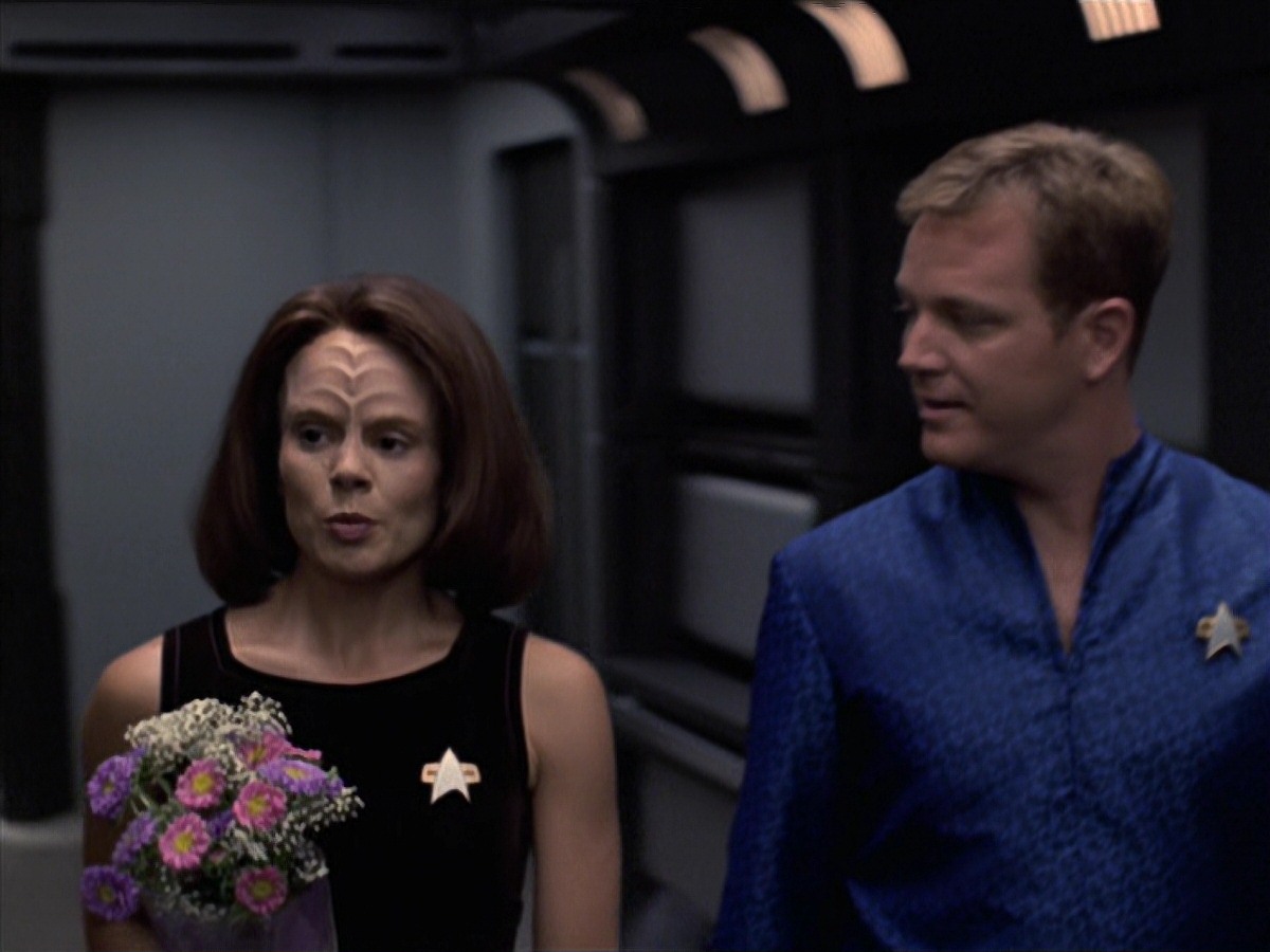 extant_StarTrek_VOY_7x04-Repression_0221.jpg