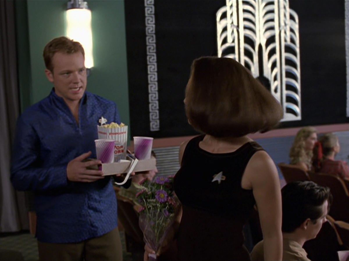 extant_StarTrek_VOY_7x04-Repression_0247.jpg