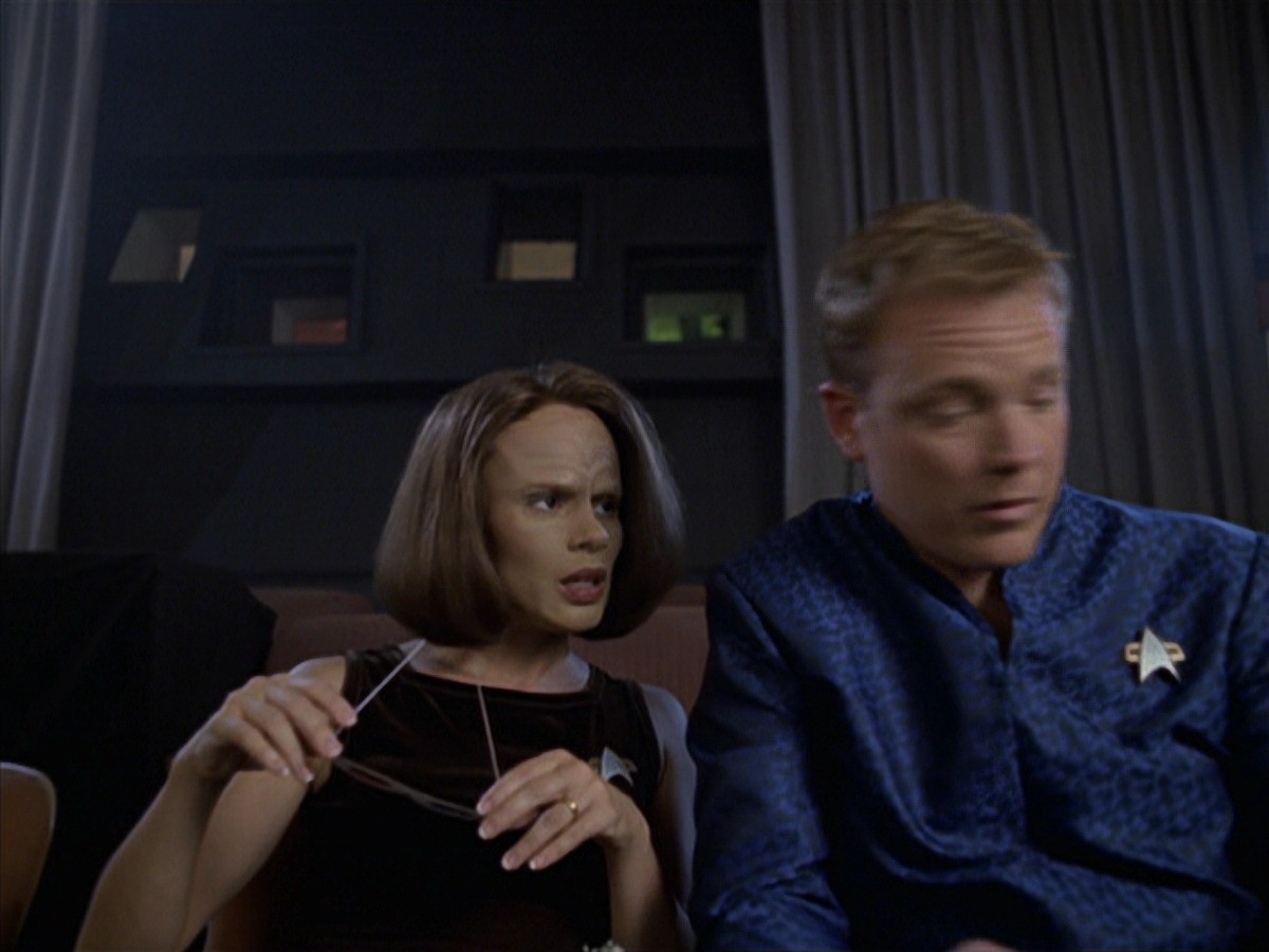 extant_StarTrek_VOY_7x04-Repression_0298.jpg