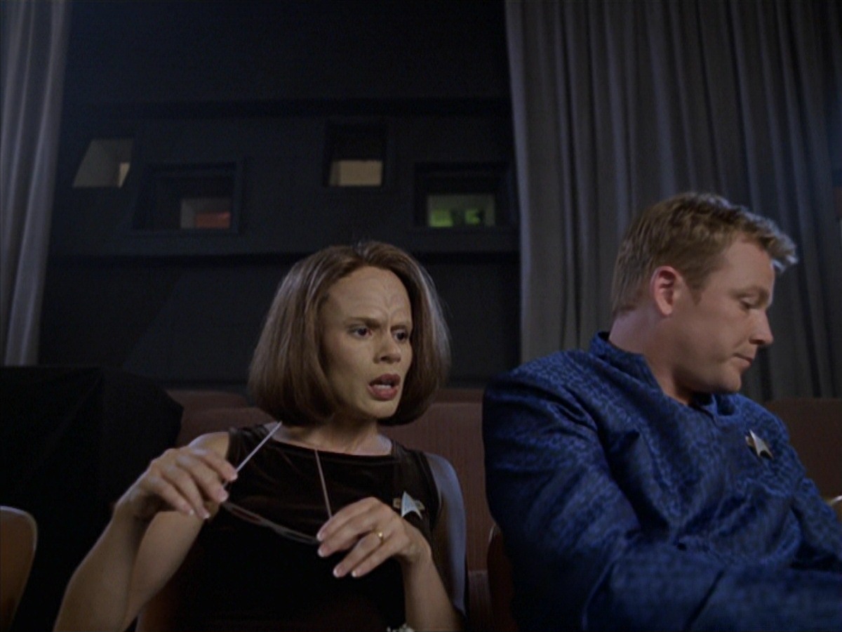 extant_StarTrek_VOY_7x04-Repression_0299.jpg