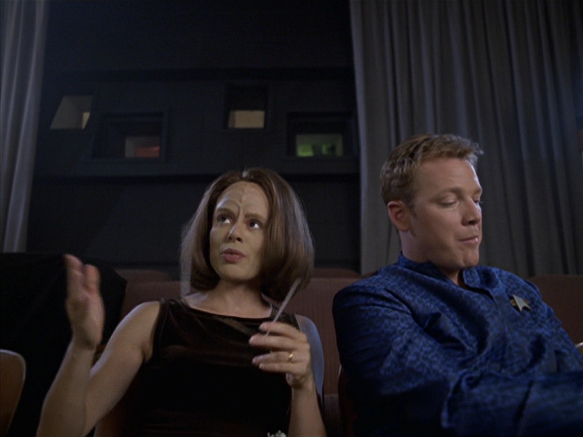 extant_StarTrek_VOY_7x04-Repression_0305.jpg