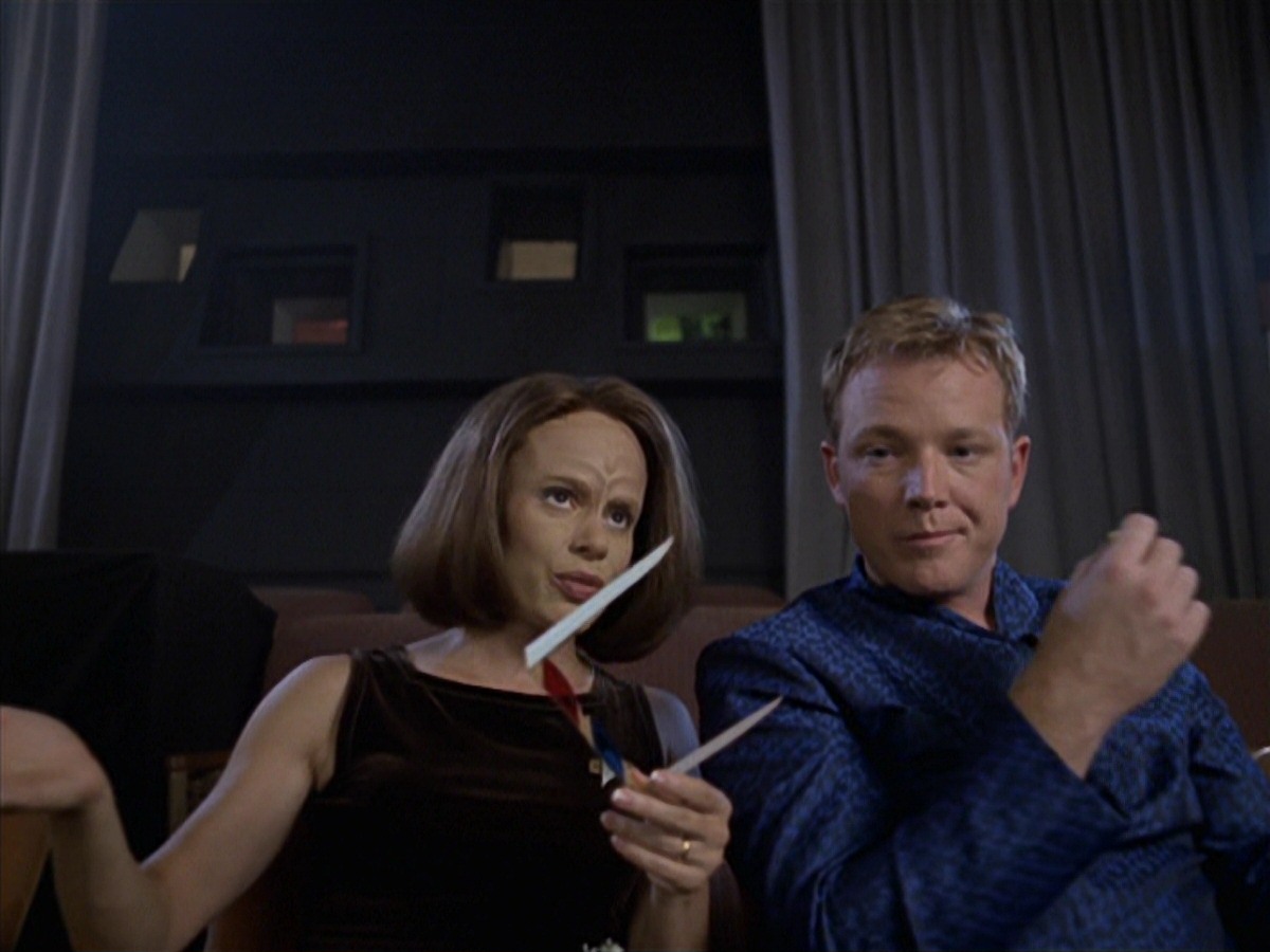 extant_StarTrek_VOY_7x04-Repression_0306.jpg