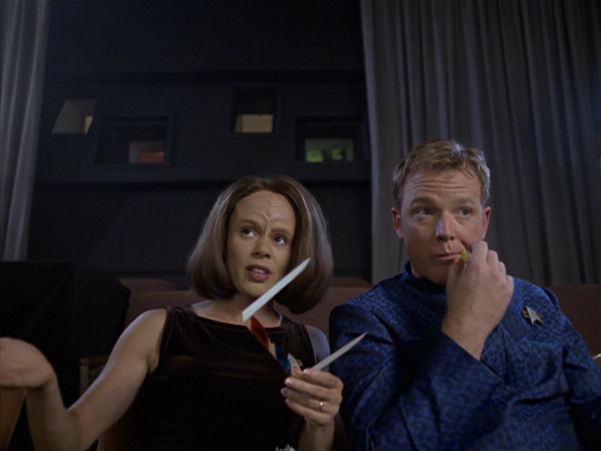 extant_StarTrek_VOY_7x04-Repression_0307.jpg