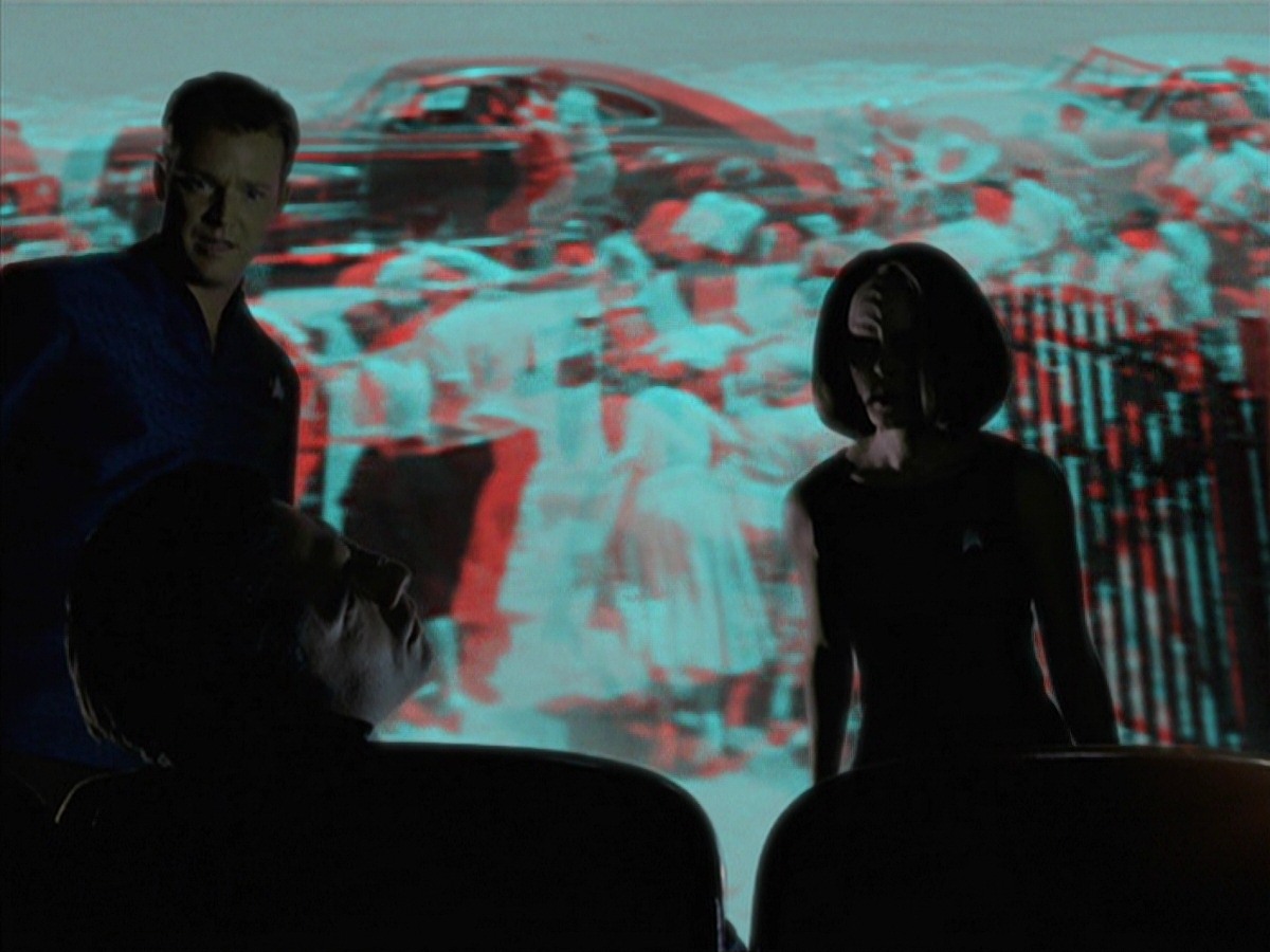 extant_StarTrek_VOY_7x04-Repression_0430.jpg