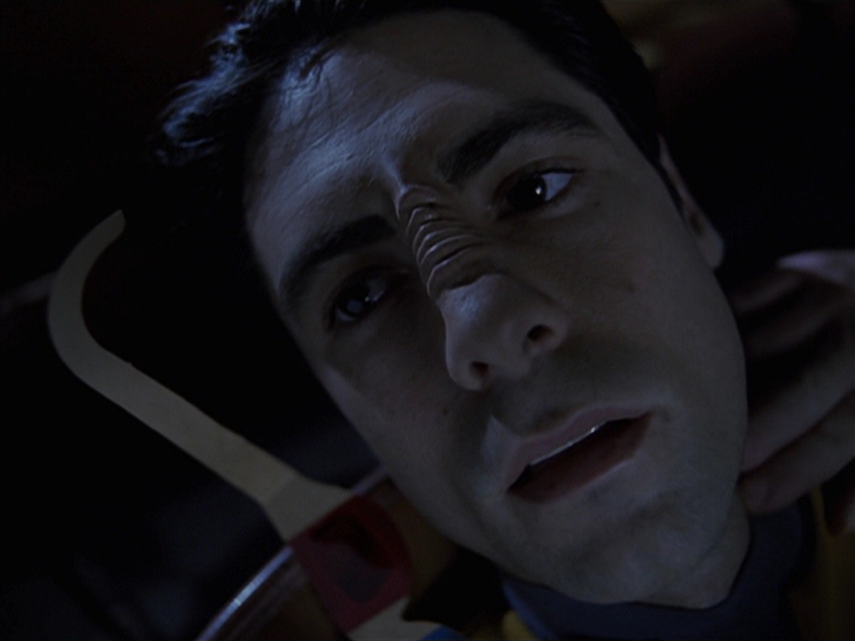 extant_StarTrek_VOY_7x04-Repression_0437.jpg