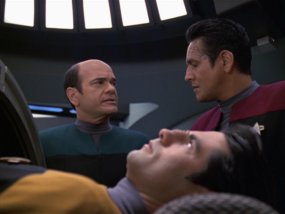 extant_StarTrek_VOY_7x04-Repression_0456.jpg