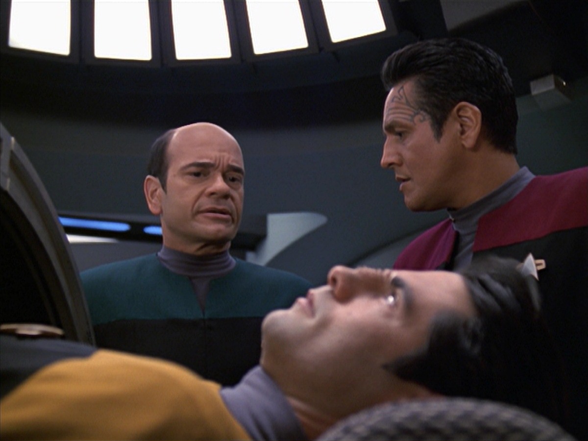 extant_StarTrek_VOY_7x04-Repression_0457.jpg