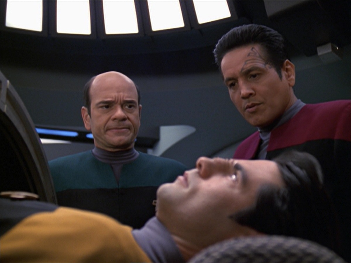 extant_StarTrek_VOY_7x04-Repression_0461.jpg